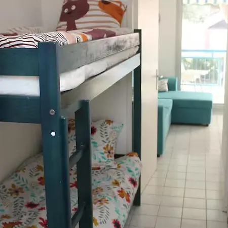 Climatise Avec Piscine Et Wifi, 6 Couchages Au Lavandou - Fr-1-251-869 *
